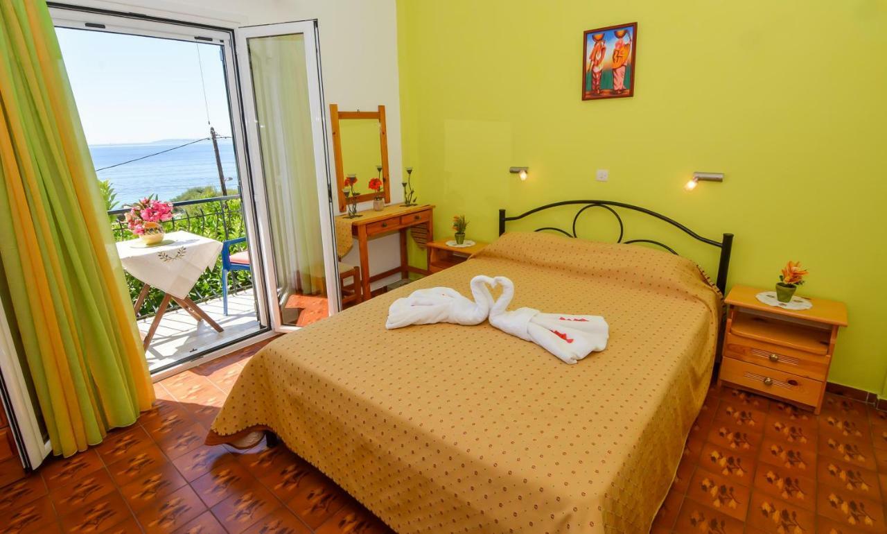 Alex-Giannis Apartments, Барбати Екстериор снимка