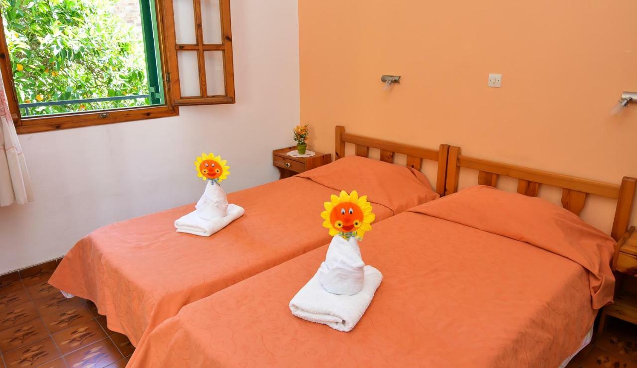 Alex-Giannis Apartments, Барбати Екстериор снимка